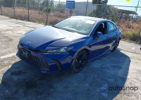 2025 Toyota Camry Se z USA, uszkodzony, nr VIN 4T1DAACK2SU026933